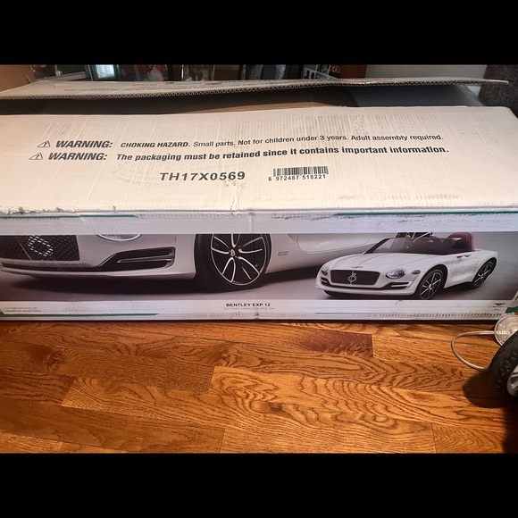 Brand new toy Bentley - Picture 2 of 4